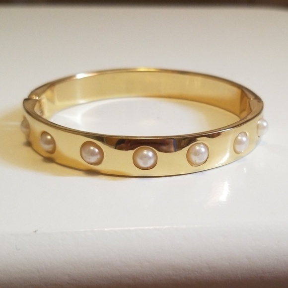 SALE 😍 4/$15 Pearl/Glitter gold hinge bracelet - Picture 2 of 5